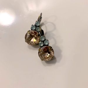 Vintage look pierced earrings, peach and mint in color. Gorgeous!